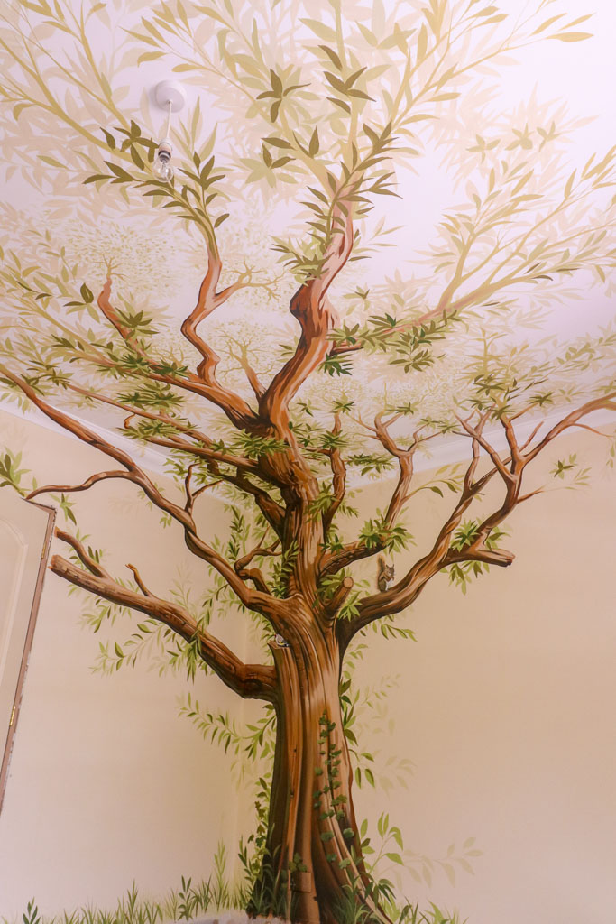 Tree mural boy's bedroom