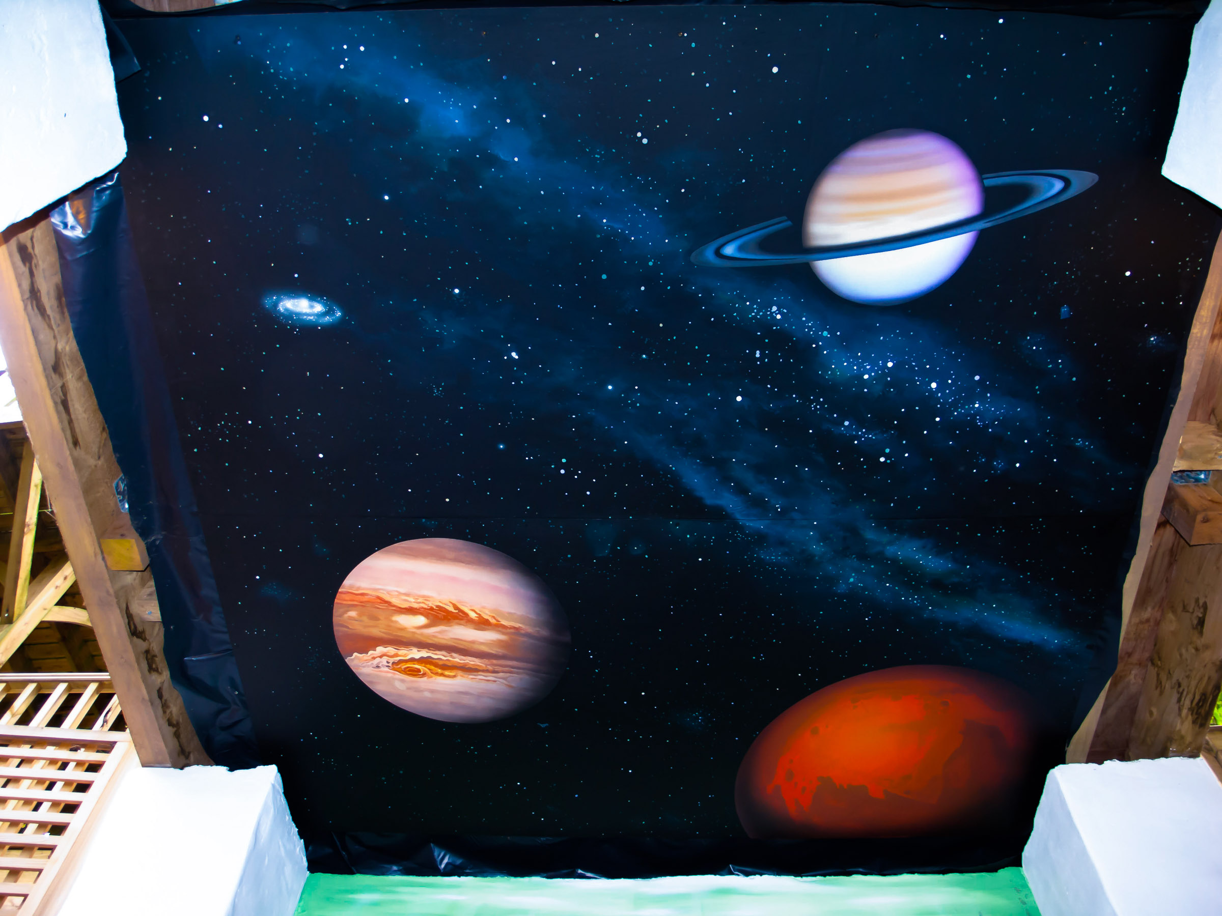 Saturn ceiling painting